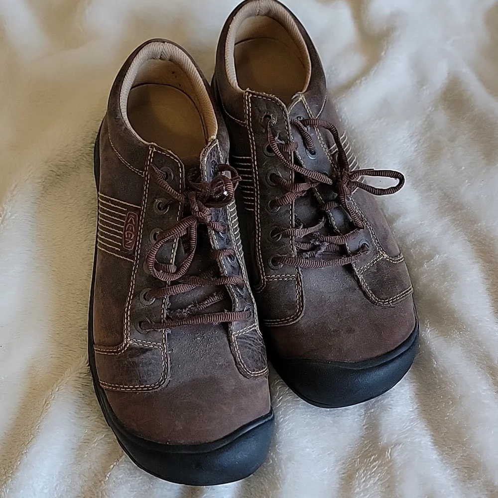 Size 12 practically brand new keen - Picture 1 of 4